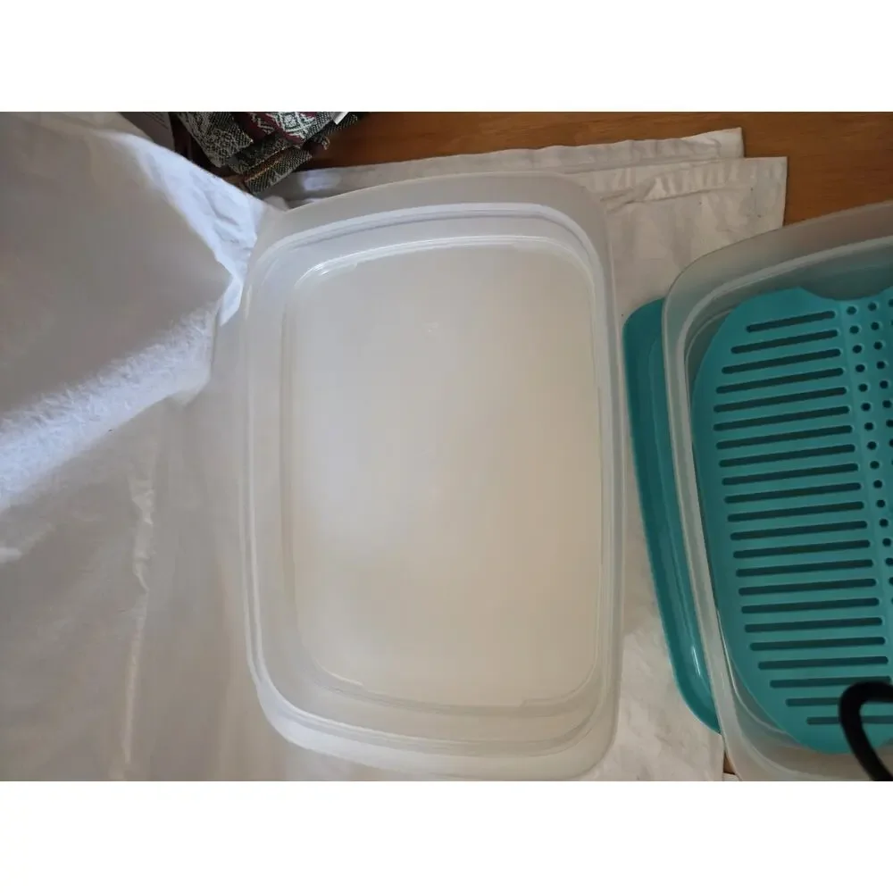 Tuppeware Fridge Stackables Family Set of 3 Clear Containers with 1 Blue Lid